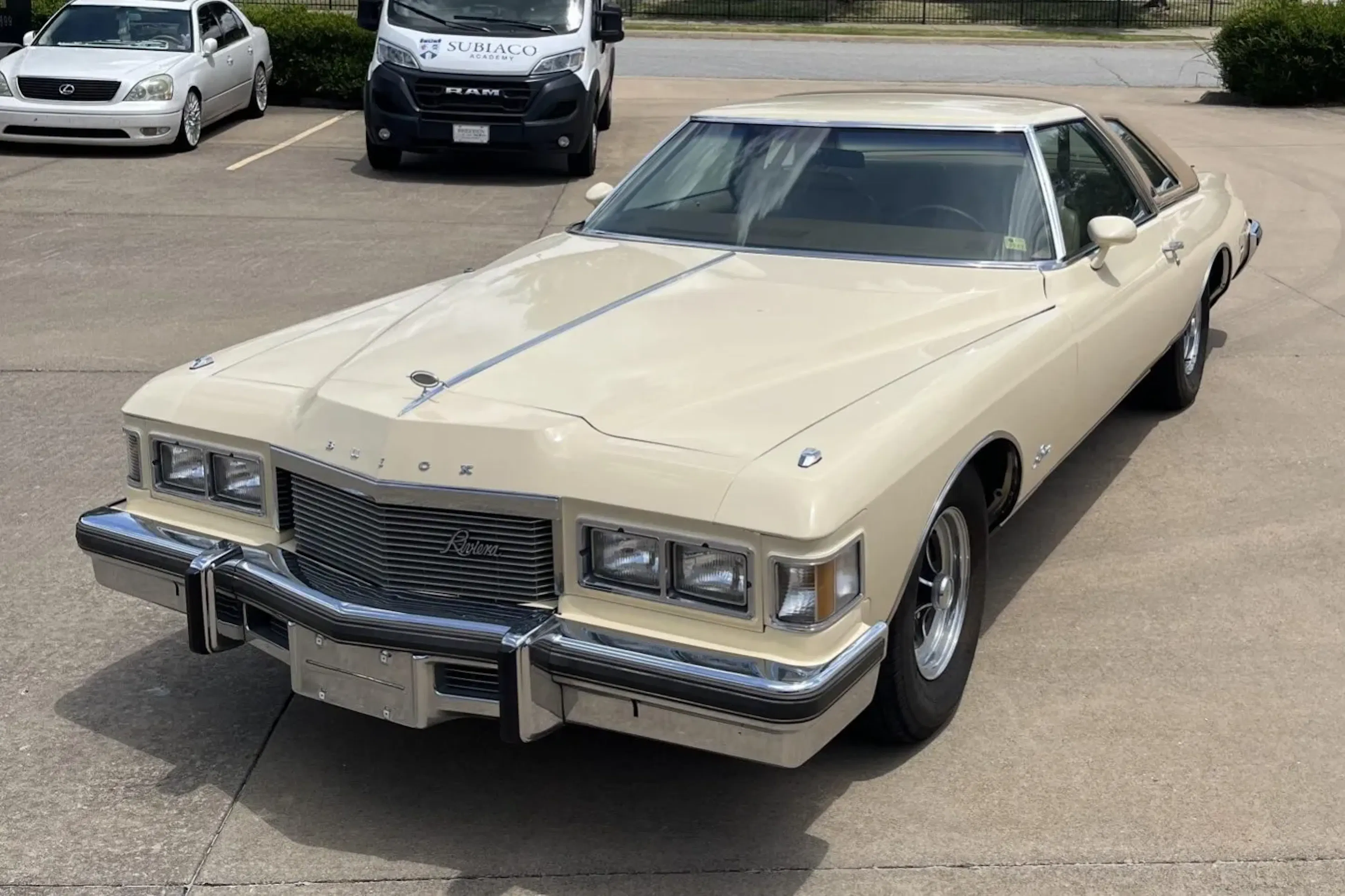 1976 Buick Riviera VIN 4Z87Y6H500294 | Hagerty Valuation Tools®